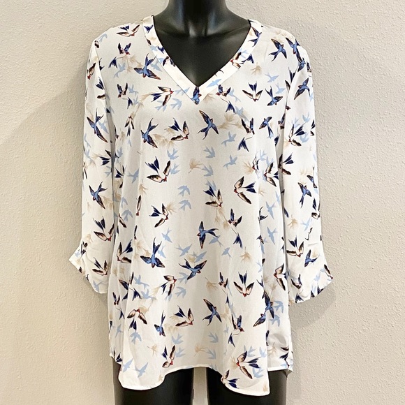 DR2 Tops - NWT DR2 White w/ Blue Birds 3/4 Sleeve Blouse L